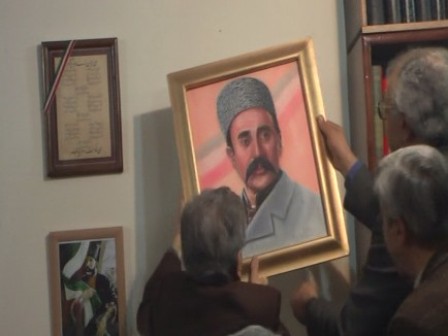 رونمایی از تابلوی سردار ملی ستارخان اثر محمود قاضی زاهدی